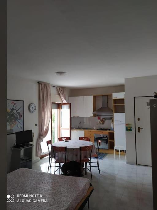 Bilocale Centrale Vicino Al Mare Agropoli Luaran gambar